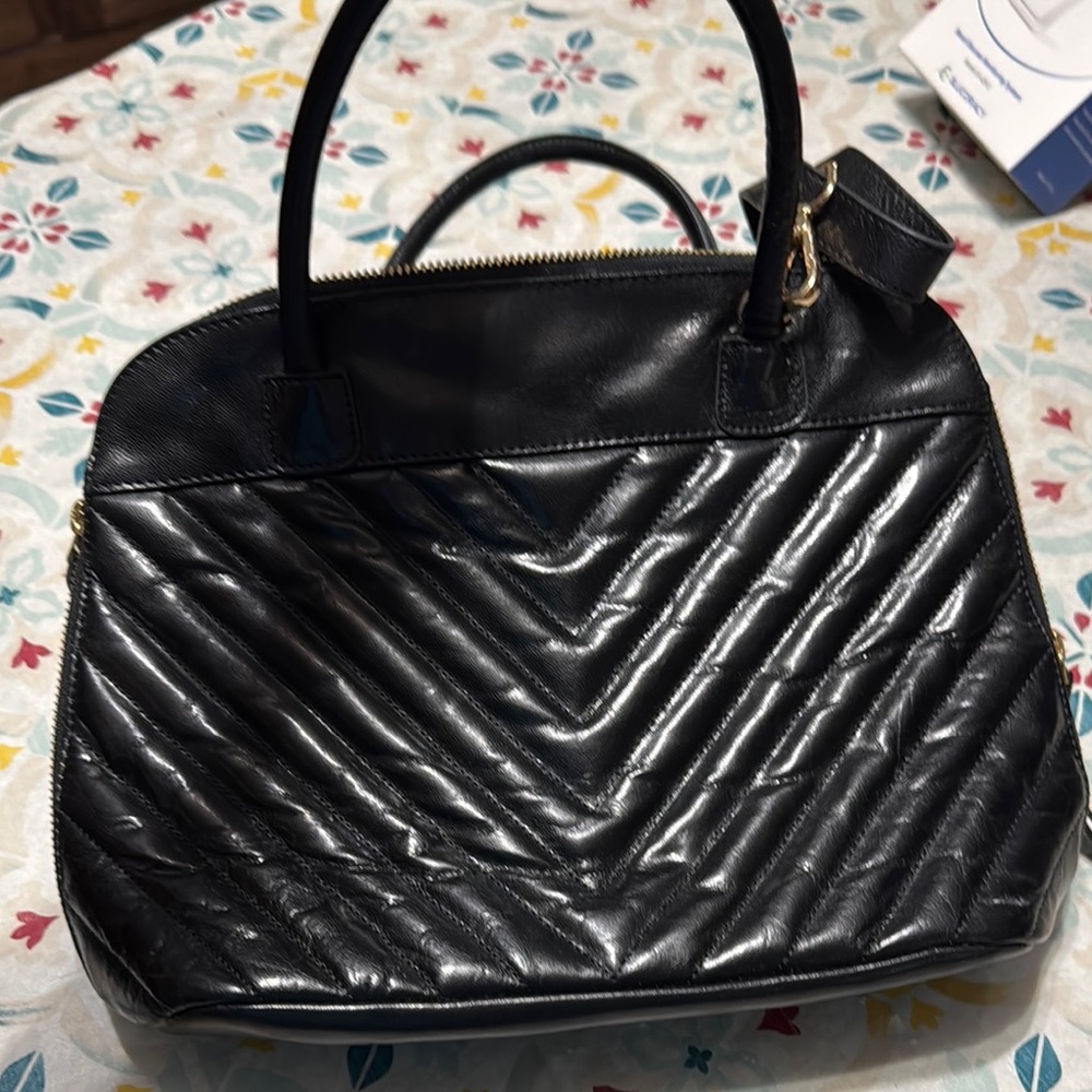 Elegant Black Quilted Handbag